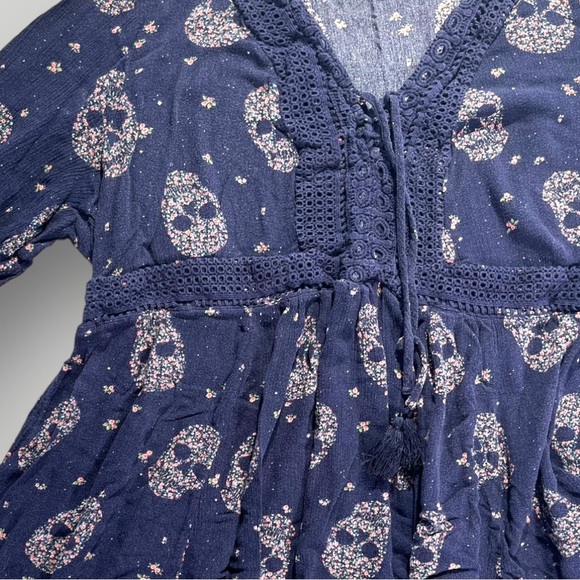 Torrid Blue Top Skulls Graphic - Picture 13 of 16